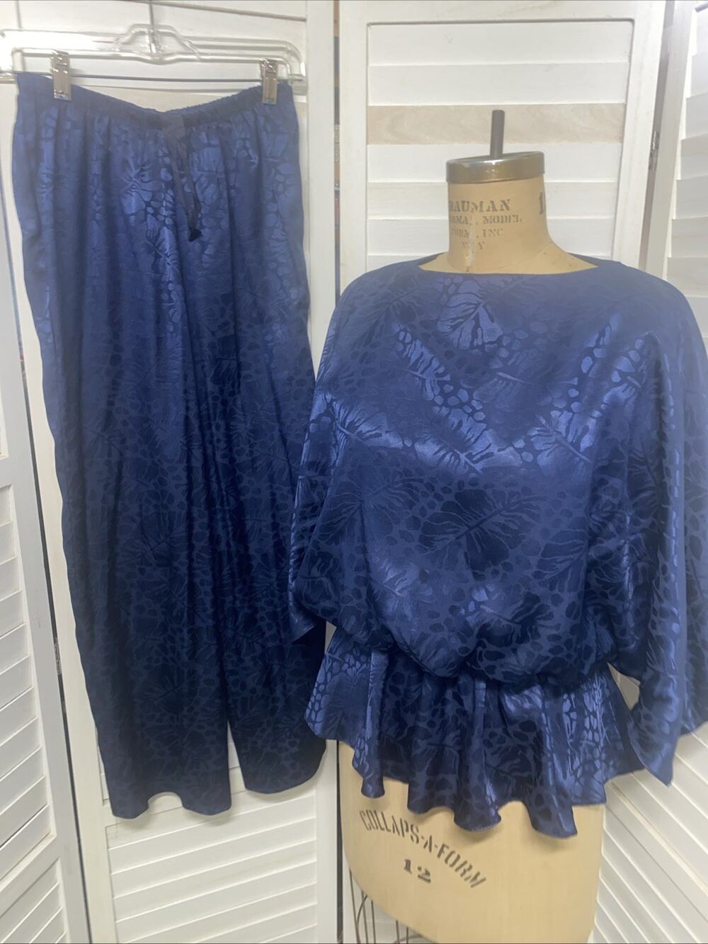 Jack Fuller Patra Blue Satin Jacquard Pajama 2 Pc Set Batwing Top Pants Medium